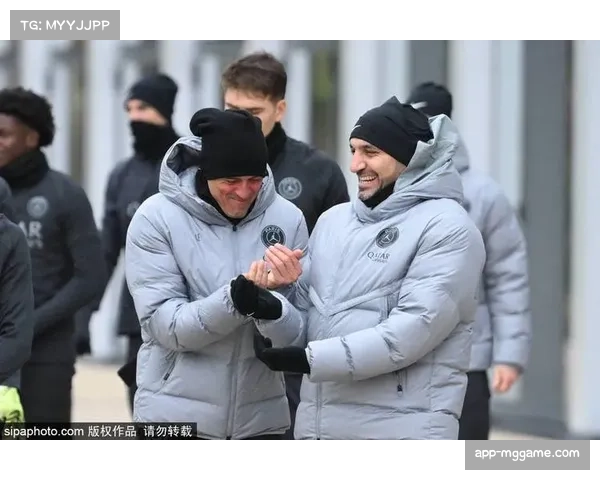 巴黎圣日耳曼展示六座奖杯，品牌垄断战略强化本地影响力