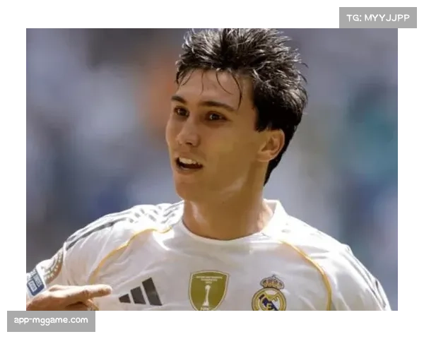 伯纳乌南看台高唱贡萨洛之歌，青训射手获死忠认可