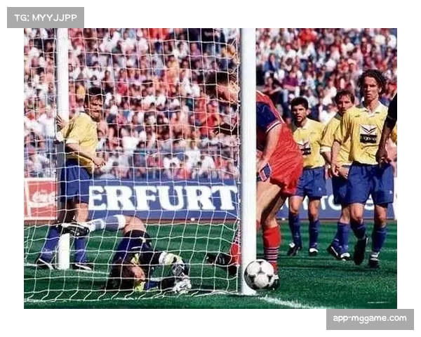 “裁判奥斯默斯判罚争议频发，德甲联盟启动执法质量评估”