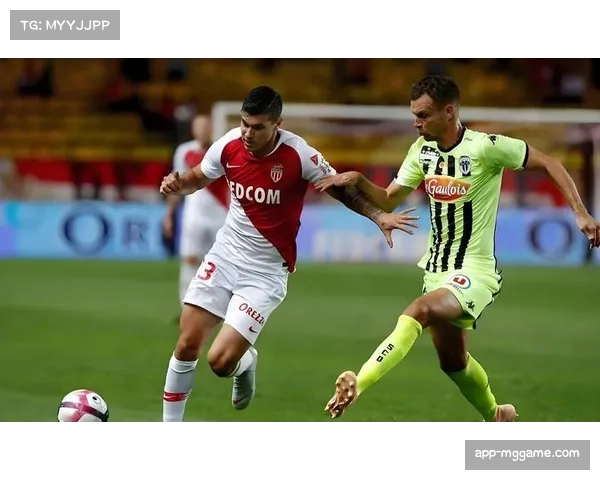 里昂27场比赛13胜8平6负积47分排在第四位